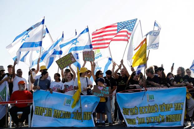 Hostages-prisoners swap deal between Hamas and Israel