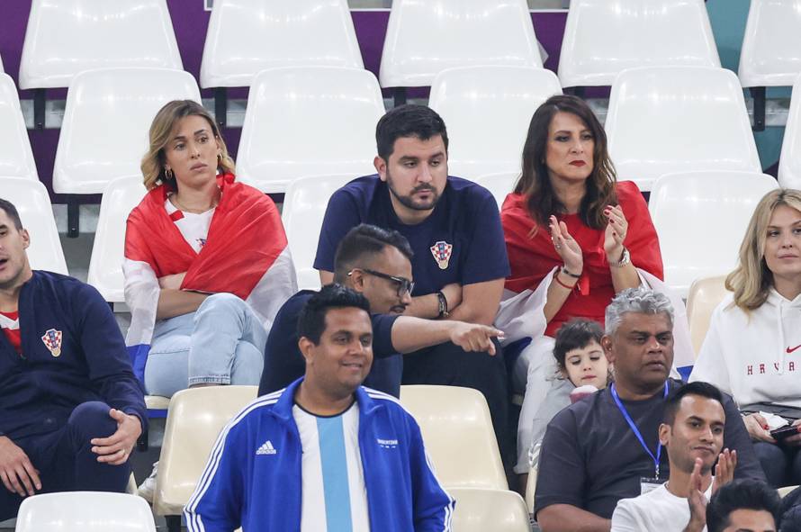 KATAR 2022 - Supruga i sin  izbornika Zlatka Dalića na  susretun Hrvatske i Argentine u polufinalu Svjetskog prvenstva 