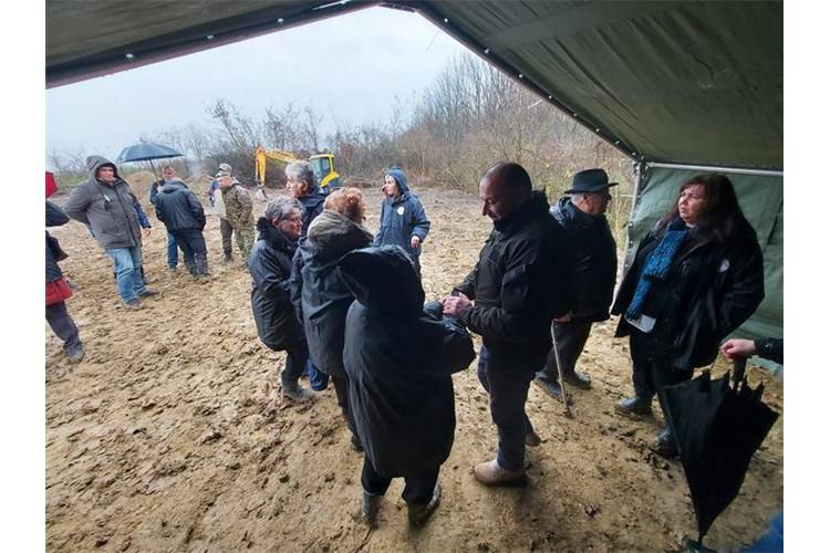Pretražuju novu masovnu grobnicu:'Ljudi su na ovom smetlištu neljudski zatrpani'