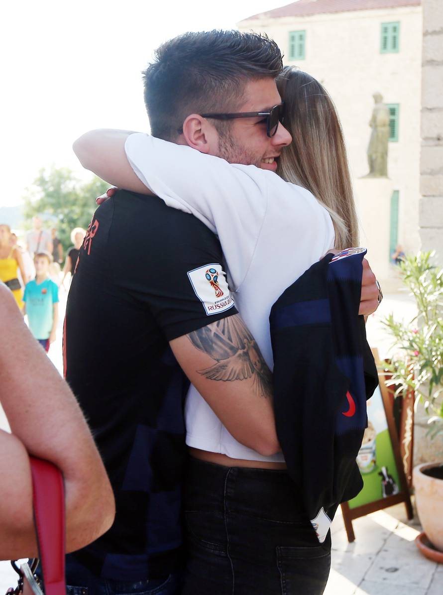 Duje došao na prijem u pratnji svoje vatrene djevojke Adriane