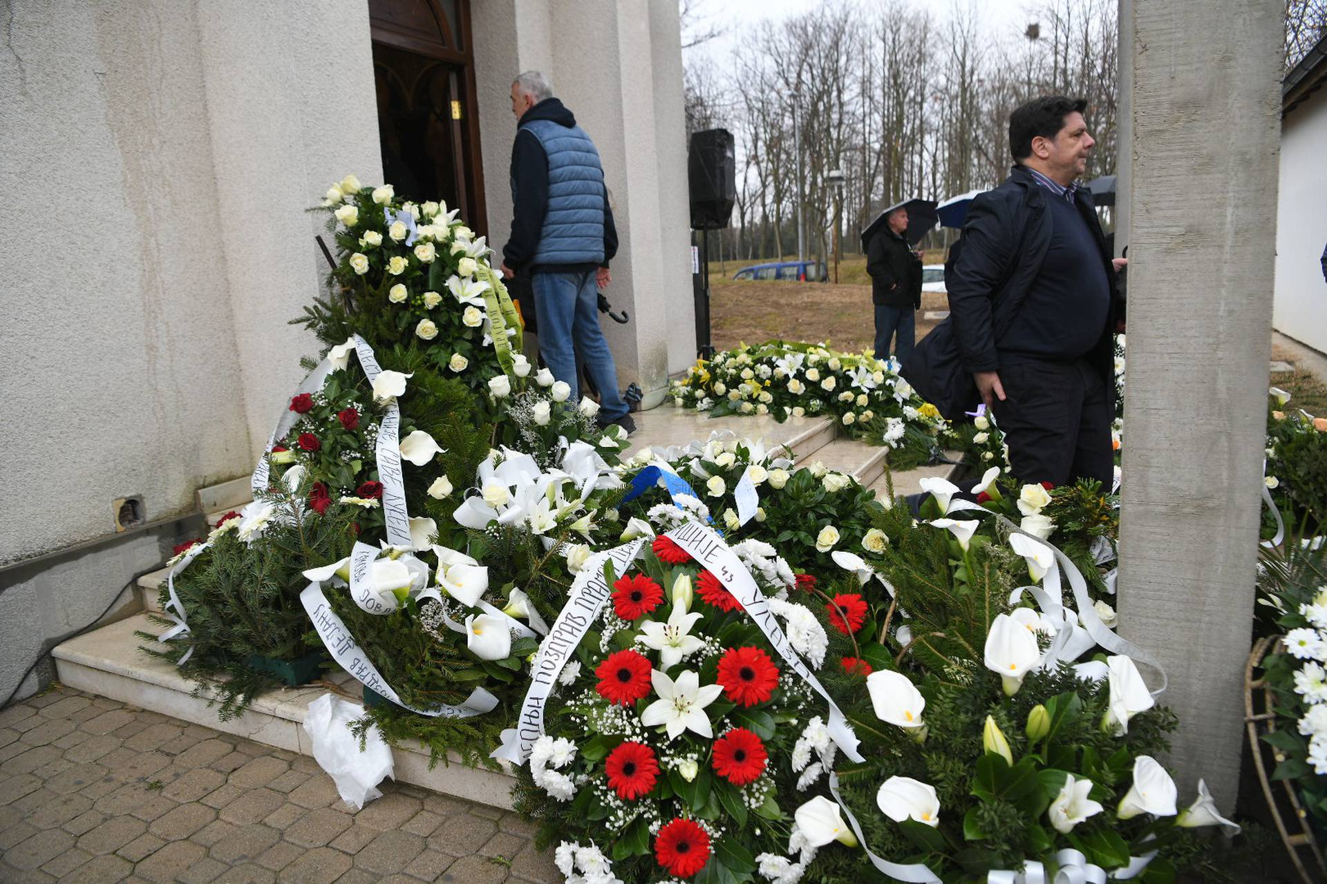 Beograd: Pogreb košarkaškog trenera Dejana Milojevića na Novom groblju