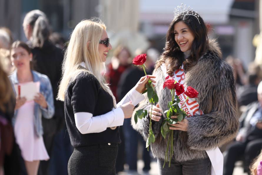 Zagreb: Lana Lourdes Rupić, kći Gorana Višnjića i Kraljica Hrvatske 2025., s ružama i krunom u centru grada