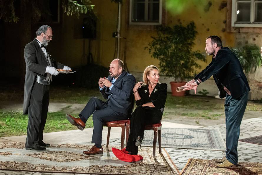 Premijera drame "Višnjik" na Osječkom ljetu kulture