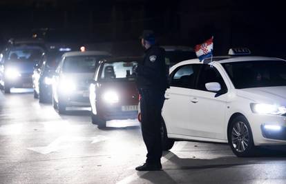 VIDEO Svi izlazi i ulazi u Split su pod nadzorom policije, stvorile se velike gužve: 'Tu je kaos!'