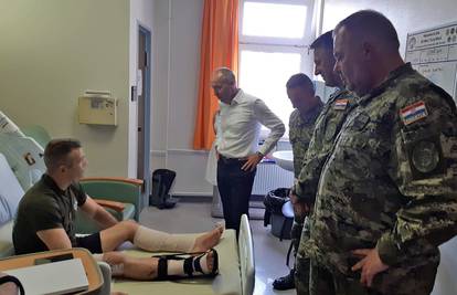 Krstičević je posjetio u bolnici vojnika ranjenog u Afganistanu