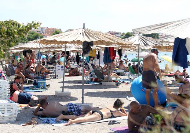 Brodarica: Turisti osvježenje pronašli na plaži Rezalište