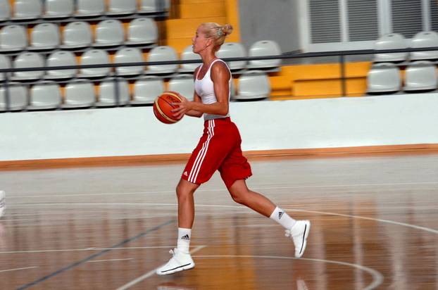 Antonija Mišura spremna je za ljeto: Evo kako se mijenjala...