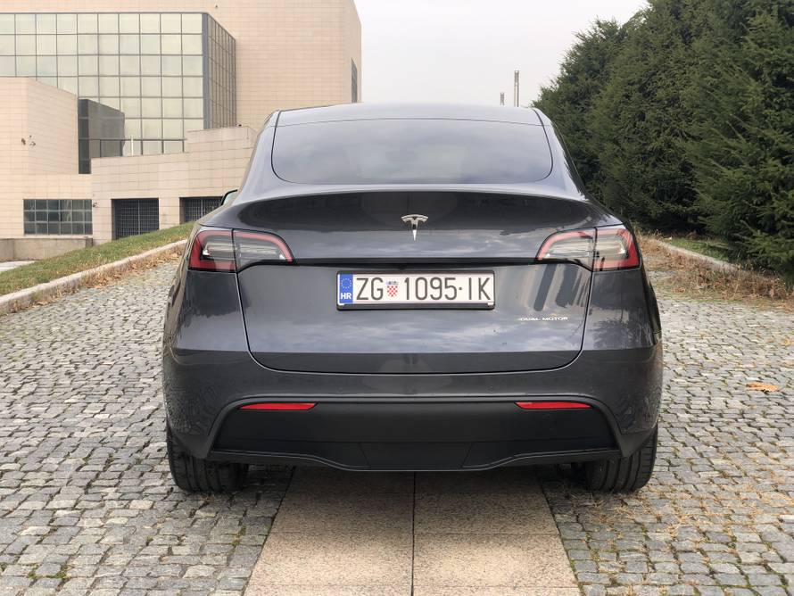 Vozili smo novu Teslu Model Y. Potpuno drugačija filozofija, pa opet tako dobar automobil...