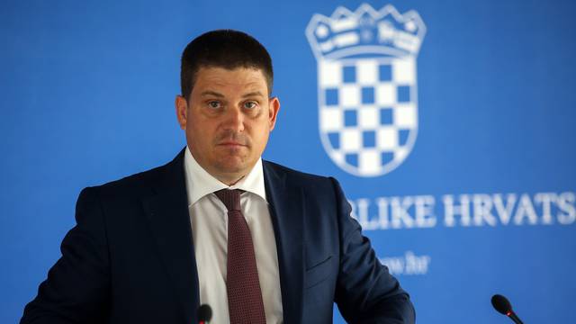 Zagreb: Nakon sjednice Vlade izjavu za medije dao je ministar Butković