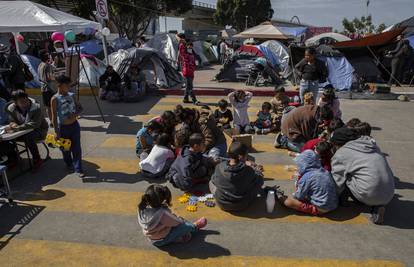 SAD počinje spajati migrantsku djecu razdvojenu od roditelja za vrijeme Trumpovog mandata