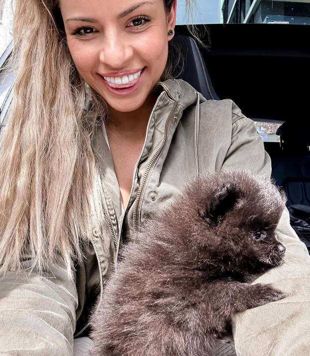 FOTO Paklena je za volanom, a tek kad skine gaćice i grudnjak