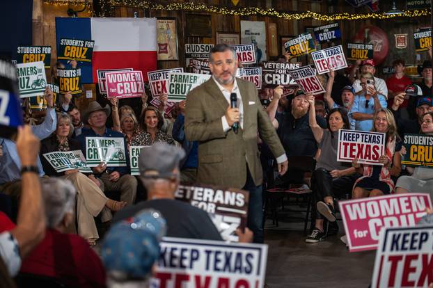  Ted Cruz continues his re-election campaign's bus tour across Texas