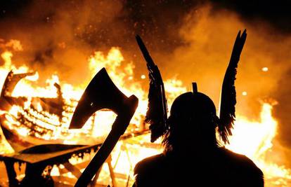 Na Shetlandu počeo najveći europski festival vatre