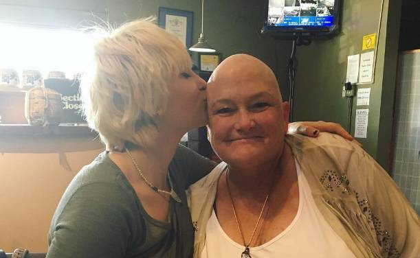 Paris joj je najveća podrška: Debbie Rowe se bori s rakom