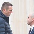 Većina je istodobno srušena i spašena. Domovinski pokret istodobno je na vlasti i u oporbi