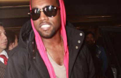 Pjeva da se zaljubio: Kanye West i Kim Kardashian u vezi?