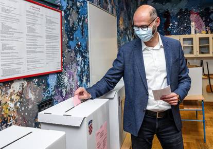 Zagreb: Joško Klisović glasovao je na lokalnim izborima
