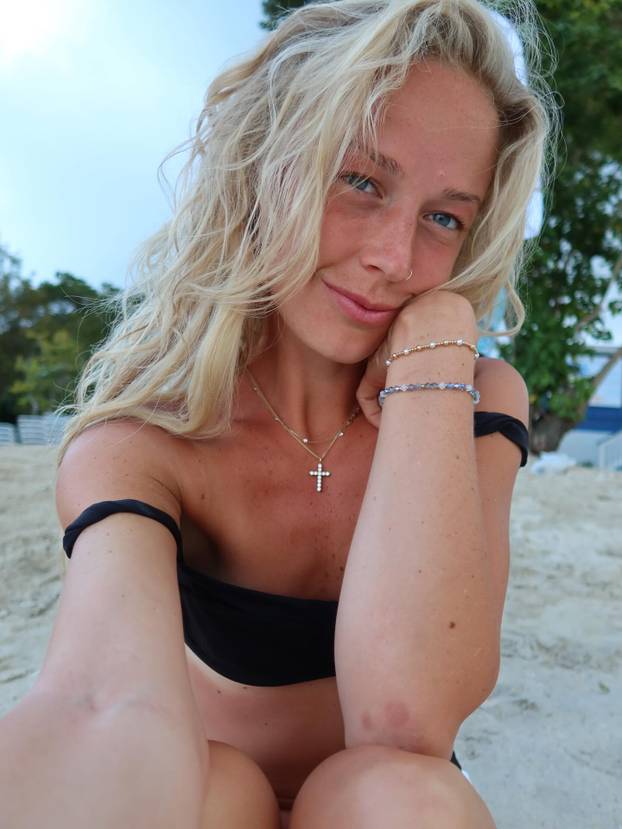 FOTO Ona je 'žena s farme', a jednim potezom osigurala si je milijune. E da, fotić ju obožava