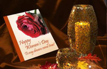 Drage čitateljice, nudimo vam za Dan žena osmijeh na dar