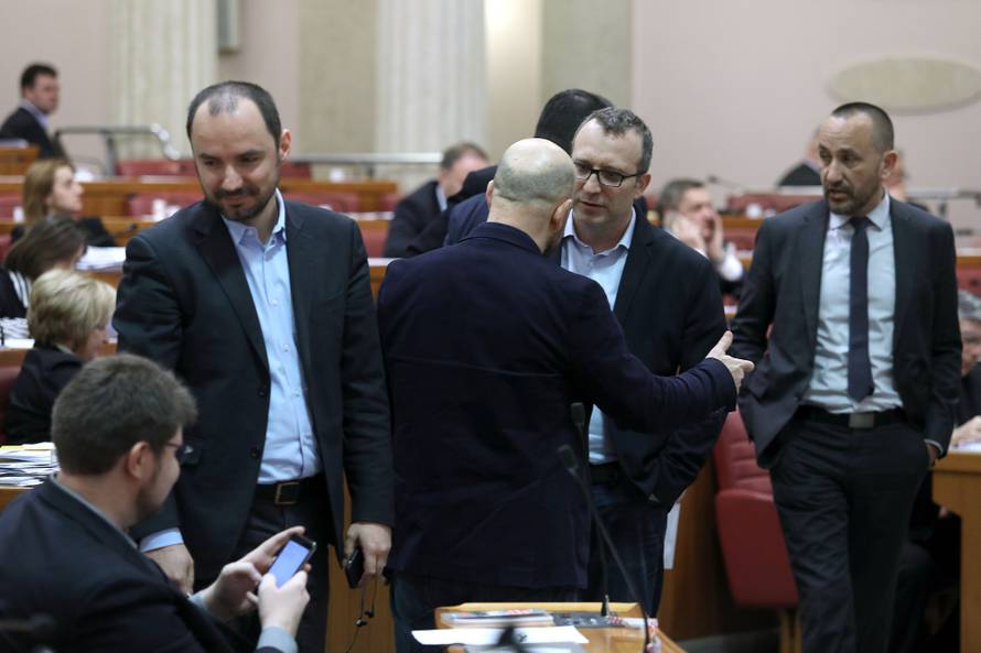 Jandroković: Ćeliću, kakvo je to ponašanje? Ovdje postoji red