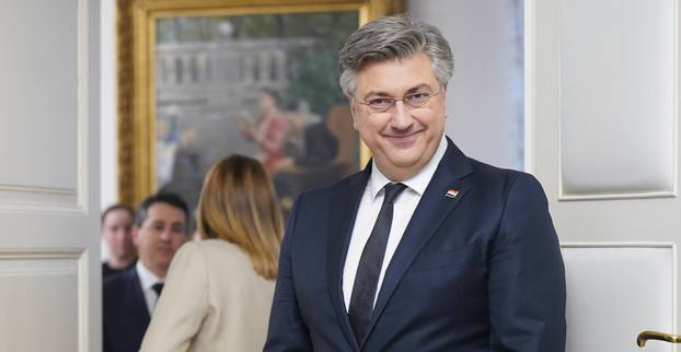 FOTO Plenković se 'otopio' u pet mjeseci: Evo kako je izgledao!