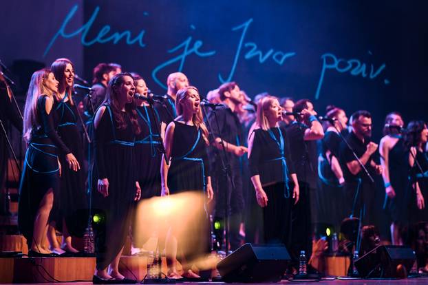 Supruga voditelja Tomislava Jelinčića i zbor Izvor oduševili Lisinski: Od Olivera do gospela