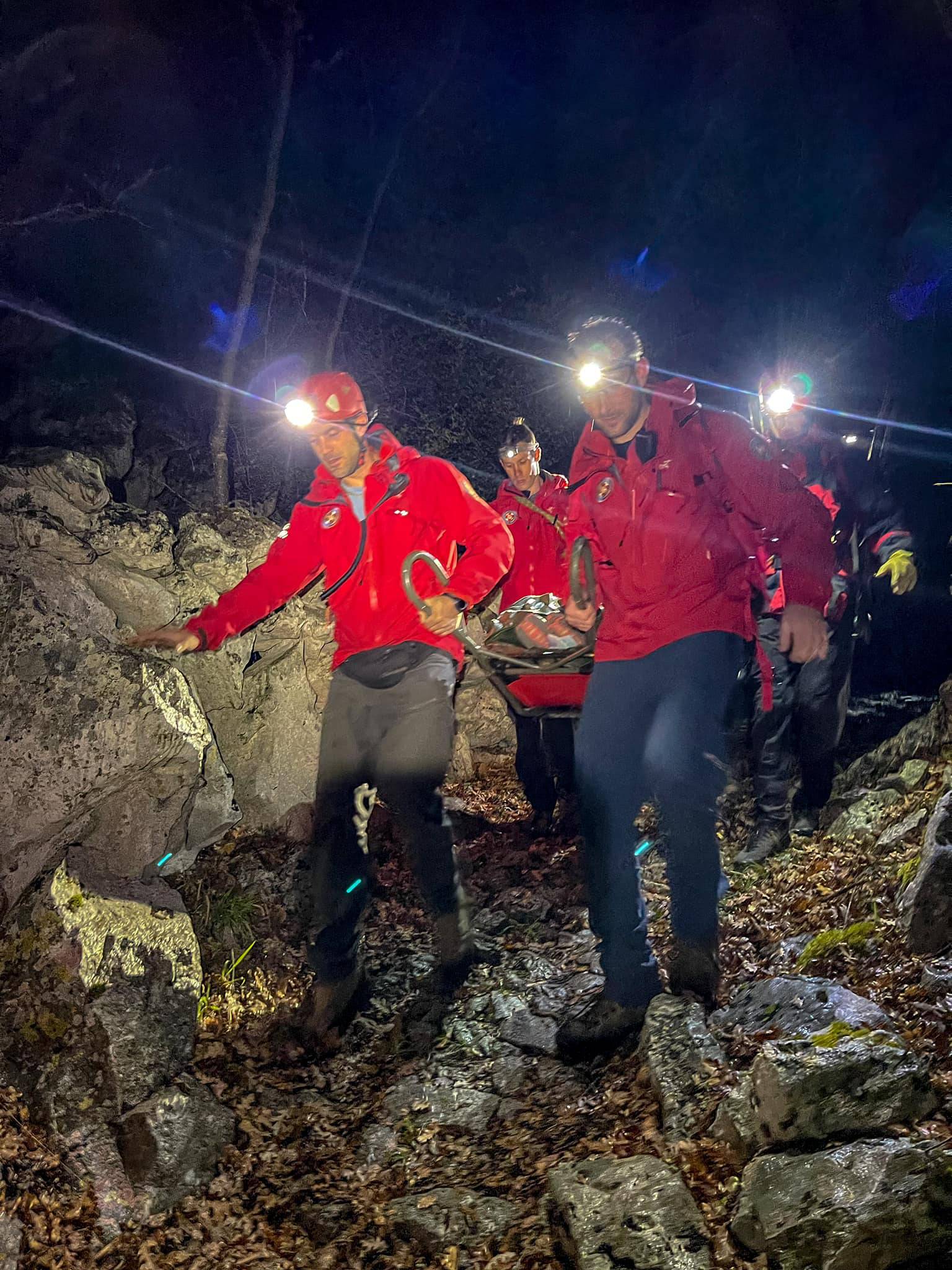 HGSS spašavao ženu na Cresu: Planinarila i brala šparoge, u padu teško ozlijedila kralježnicu