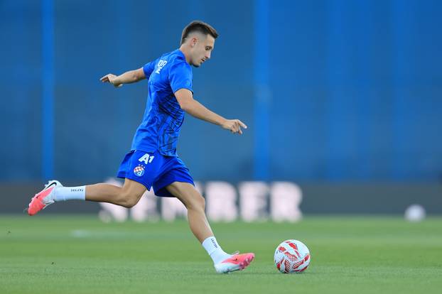 Dinamo i Rudeš sastali se u 3. kolu SuperSport HNL-a, zagrijavanje