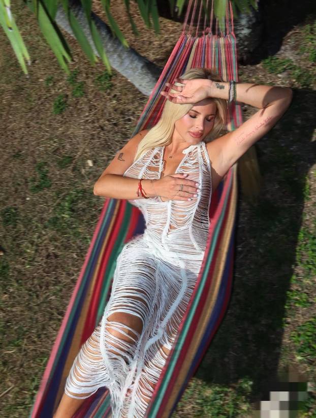 FOTO Imala je najveće grudi i bila ovisna o seksu: 'Sad sam u celibatu i želim se iscijeliti'