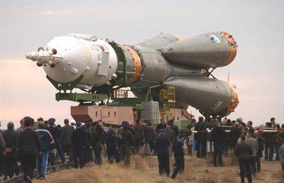 Nakon šest mjeseci 'Sojuz' sretno sletio u Kazahstanu