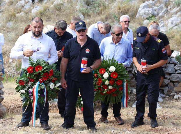 Šibenik:Na Kornatima obilježena 19. godišnjica tragedije u kojoj je poginulo 12 vatrogasaca