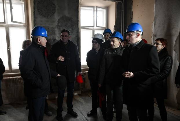Zagreb: Obilazak gradili&scaron;ta zahtjevnije konstrukcijske obnove vi&scaron;estambene zgrade