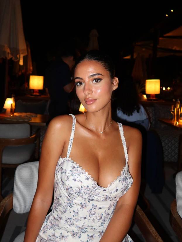 FOTO Seksi Rita raskošne obline pokazuje u mini bikinijima: Ocijenite badiće od 1 do 10!