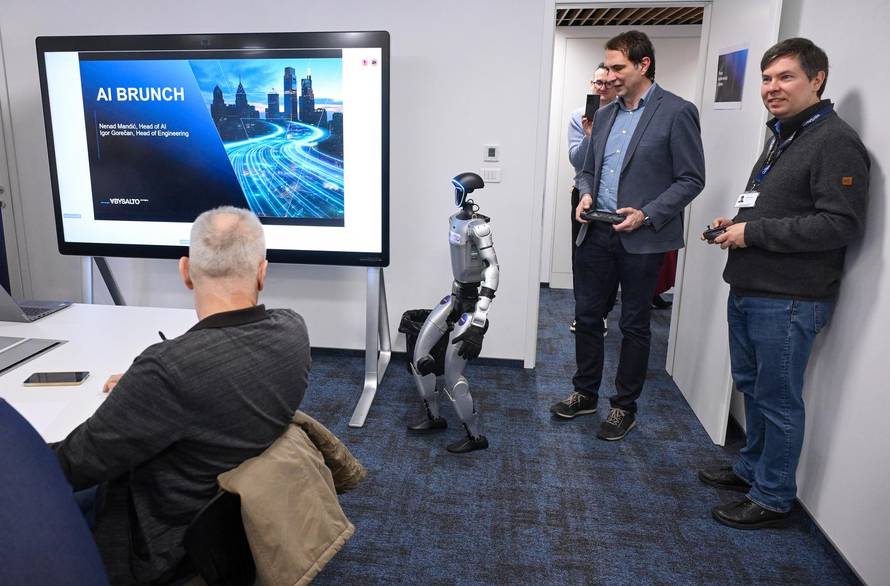 Zagreb: Brunch tvrtke Abysalto na kojem je predstavljen humanoidni robot 