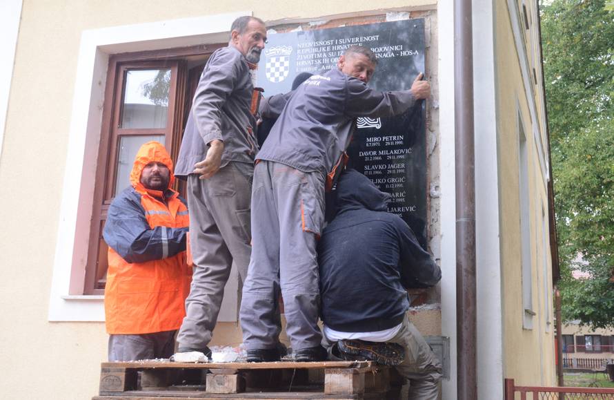 'Nismo fašisti! Ploča sa svim oznakama ide na drugo mjesto'