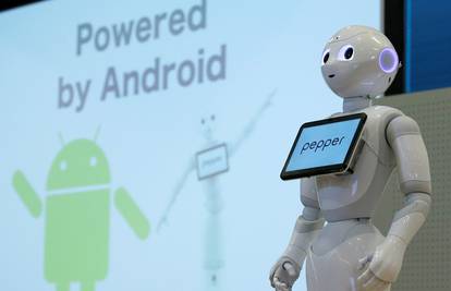 Android na Androidu: Pepper  se s vama smije, pleše i plače