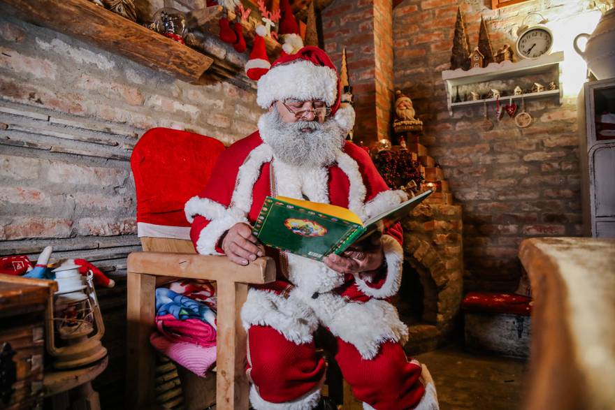 Djed i Baka Mraz iz &Ccaron;epina: 'Velika radost nam je usre&cacute;iti i djecu koja su udomljena...'