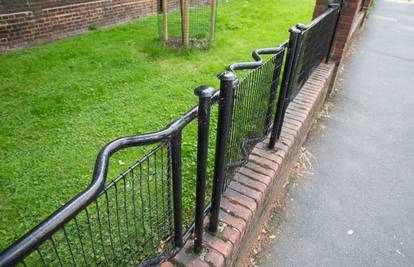 Misterij neobičnih ograda u Londonu: Mnogi ne znaju, ali te ograde su spasile stotine života