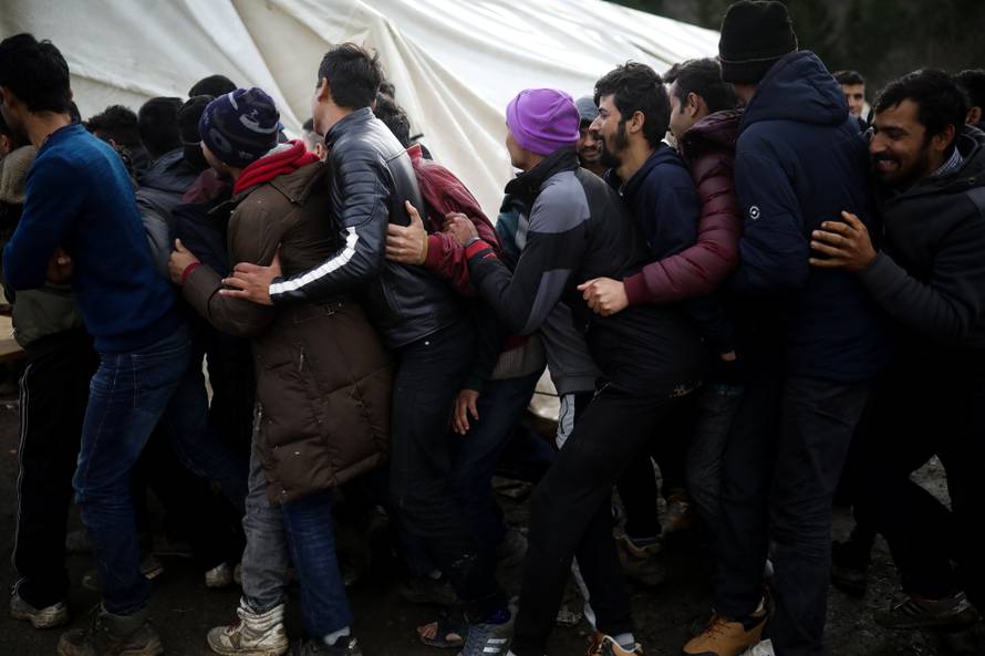 Noć u paklu Vučjaka: Mlate nas i pucaju, bojimo se crne policije