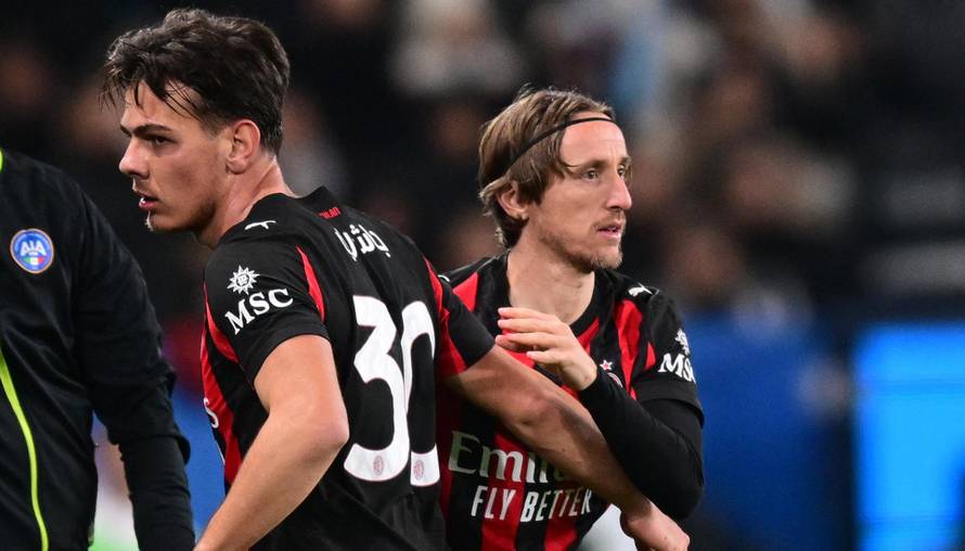 Supercoppa Italiana - Semi Final - Napoli v AC Milan