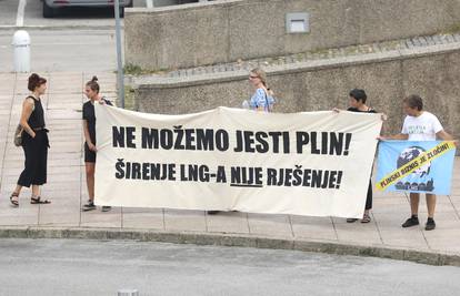Zelena akcija traži da Vlada odustane od proširenja LNG-a na Krku: 'Ne možemo jesti plin'