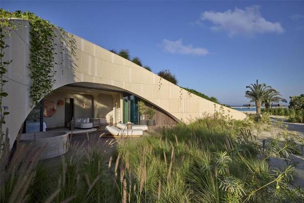 FOTO Shebara Resort je dragulj moderne arhitekture! Spavate u 'školjki' koja pluta na moru...