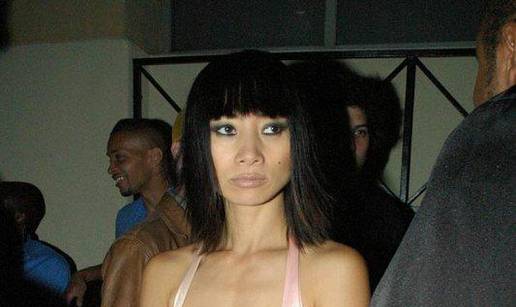 Kineska glumica Bai Ling pokazala grudi fotićima