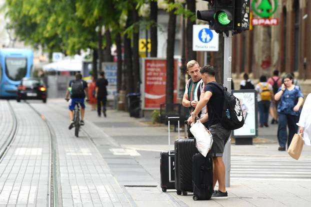 'Vatreni' pod maskama: Kovačić i Ćaleta jedini ih nosili, drugi ne