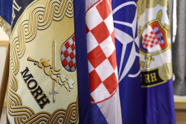 Zagreb: Ministar Anušić uručio ugovore vrhunskim sportašima i pričuvnicima Hrvatske vojske