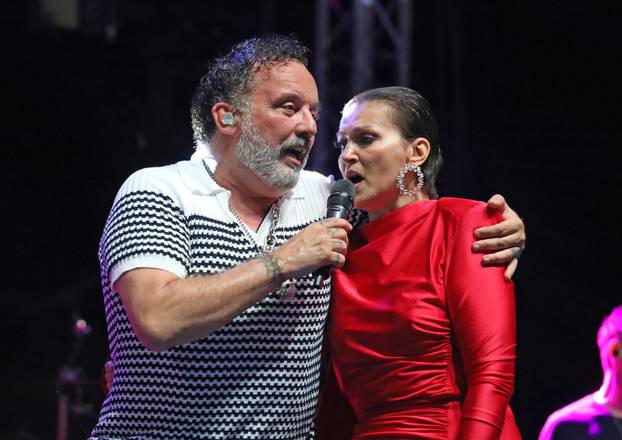 Nina Badrić i Tony Cetinski održali koncert u Šibeniku