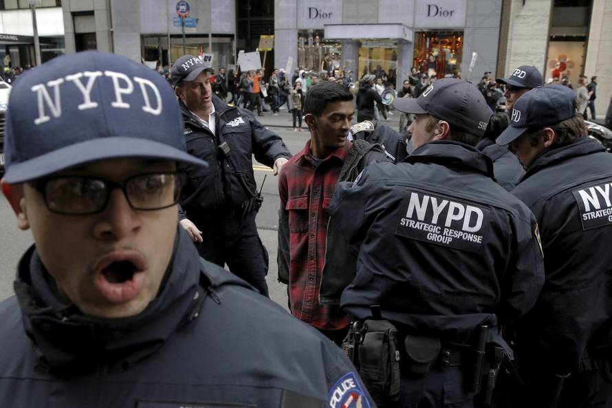 'Glupi Trump': Zbog Trumpa prosvjednici zatvorili cestu