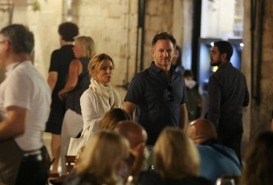 Bivša spajsica dijeli snimke s Jadrana: 'Vrišti ako želiš brže'