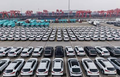 ODGOVOR TRUMPU? Vrati Teslu, kupi Kineza! EU ukida carine na kineske električne automobile?