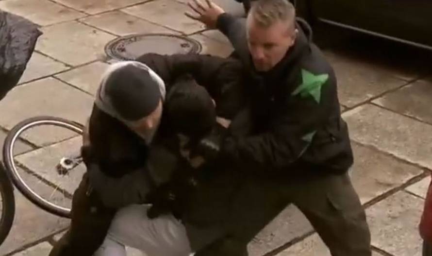 Afganistanac (23) se zaletio na Merkel pa završio na psihijatriji